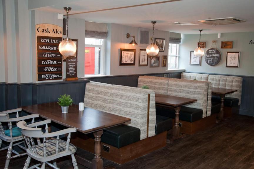 The Royal Hotel Bolton-le-Sands Стая снимка
